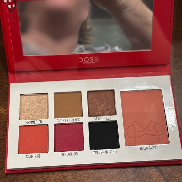 Disney Dose of Colors Minnie Mouse Eyeshadow Palette - Picture 2 of 8